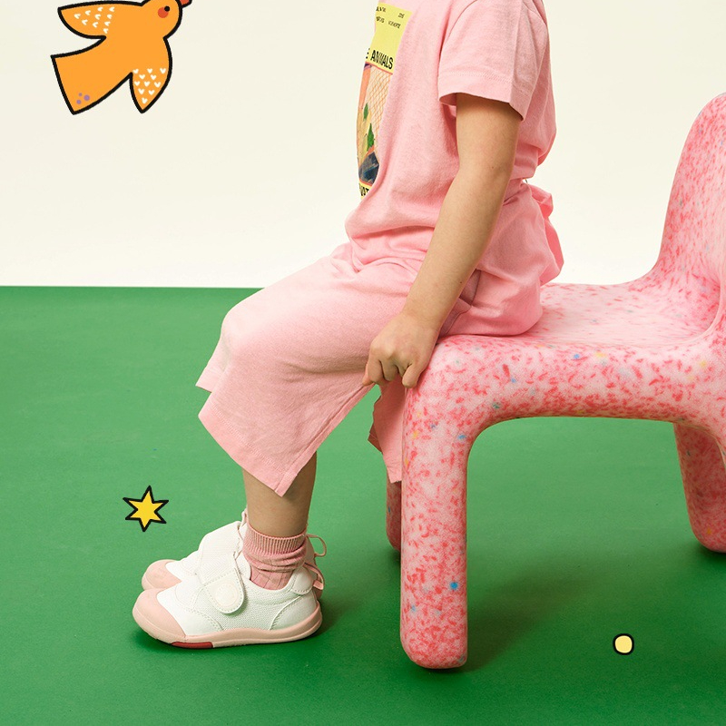 兒童帆布鞋2026春季女童小白鞋男童幼儿園室內鞋寶寶軟底鞋