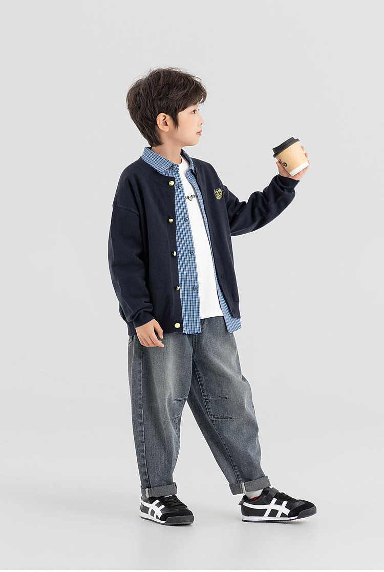 藏青色側身全身
