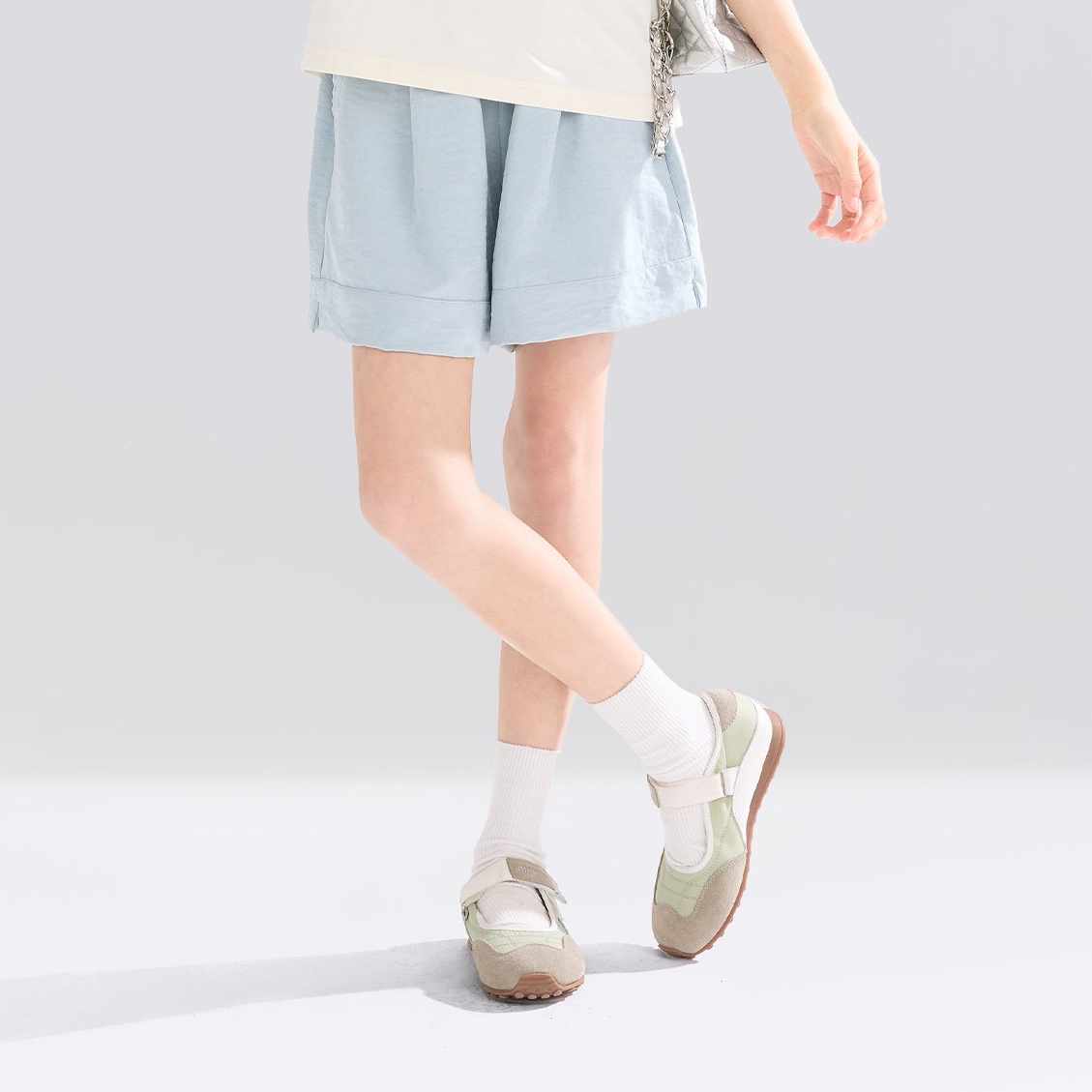女童短褲夏季薄款兒童輕薄透氣奶芙褲2026新款大童多巴胺中褲
