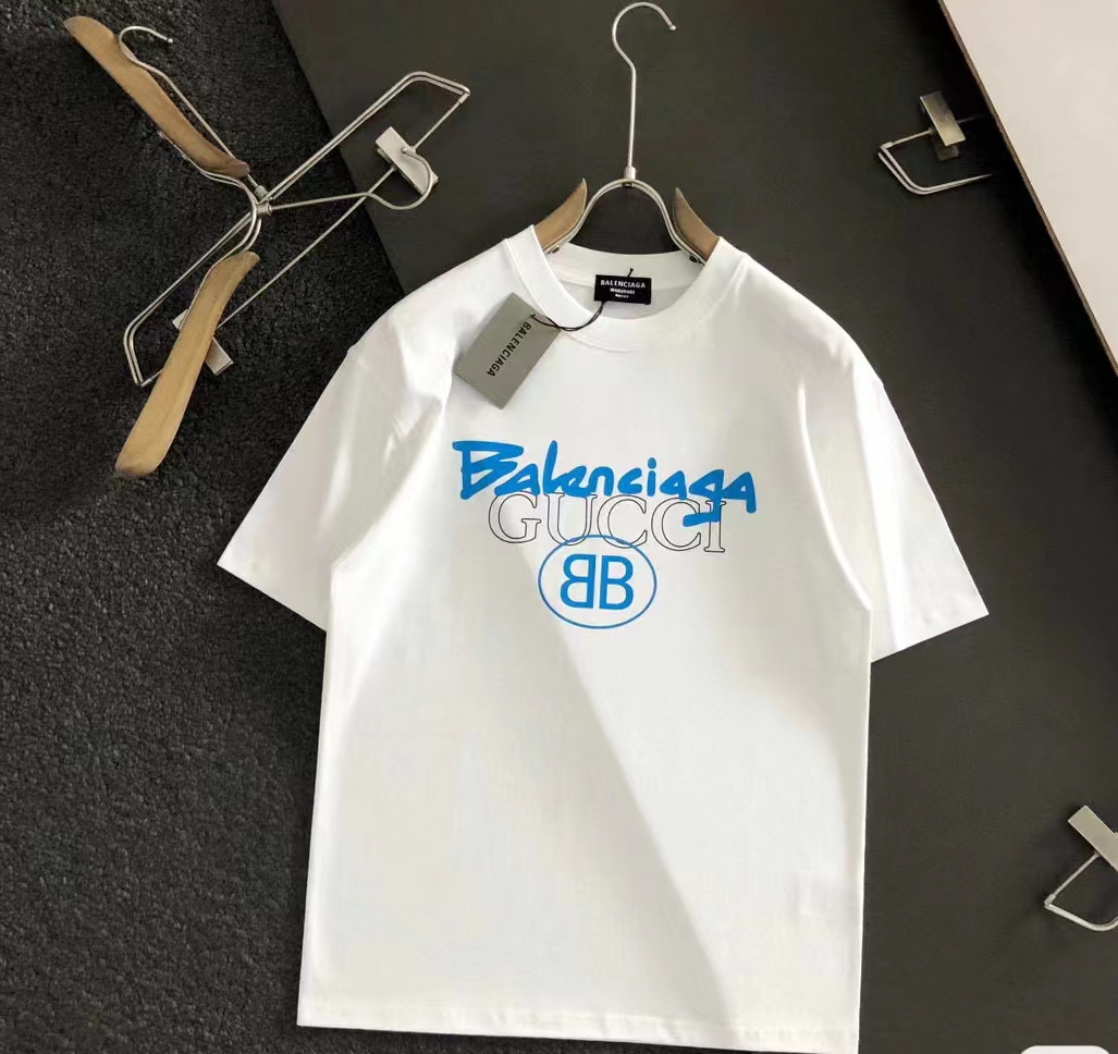 【BALENCIAGA旗艦店】（バレンシアガ）クラシックでスタイリッシュな半袖スウェットシャツ01521