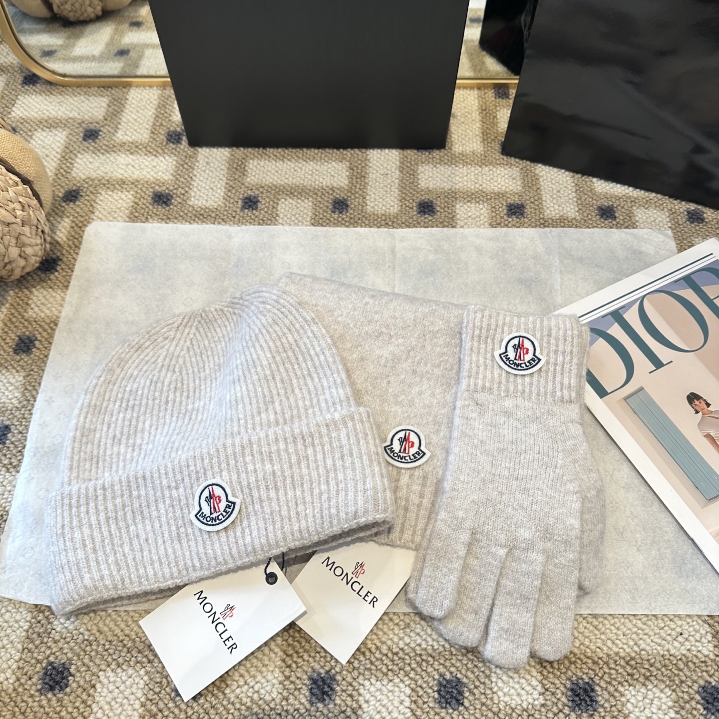 【MONCLER旗艦店】（モンクレール）時代を超えて人気のクラシックな帽子秋冬コレクション