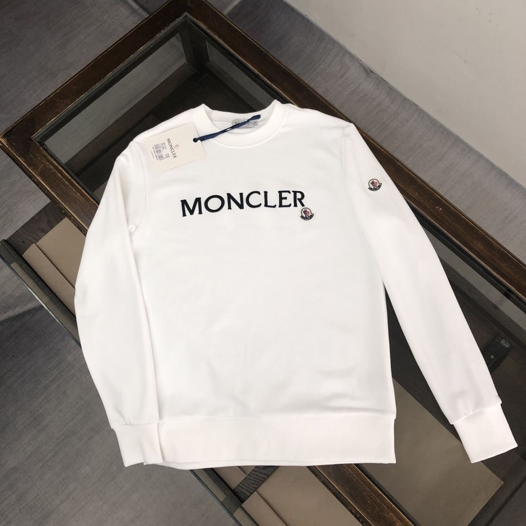【MONCLER旗艦店】（モンクレール）クラシックでスタイリッシュな長袖スウェットシャツ01218