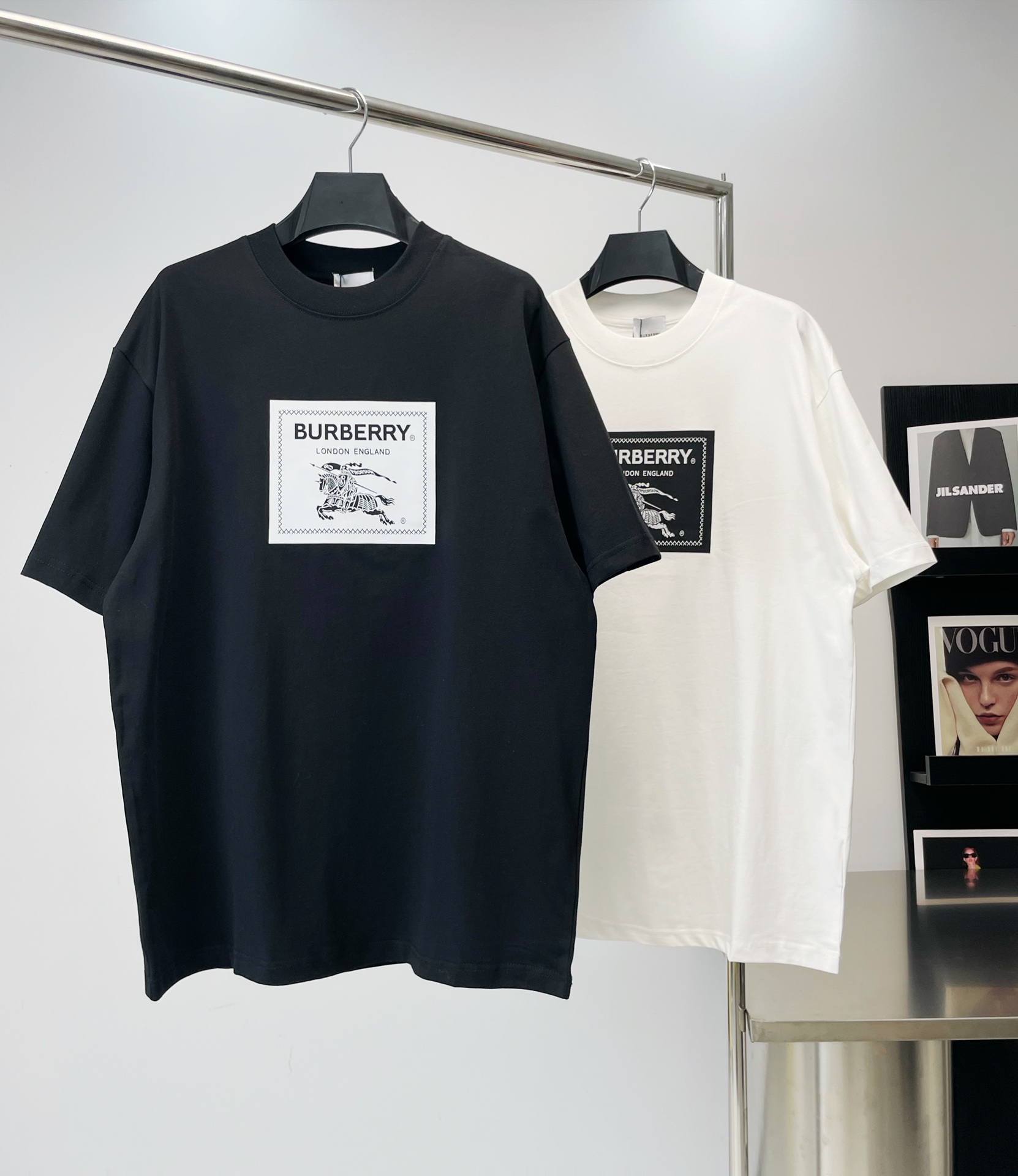 【BURBERRY旗艦店】（バーバリー）クラシックでスタイリッシュな半袖スウェットシャツ00561