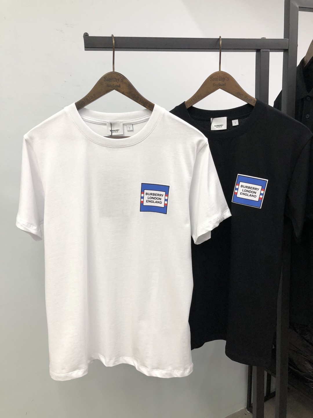 【BURBERRY旗艦店】（バーバリー）クラシックでスタイリッシュな半袖スウェットシャツ00564