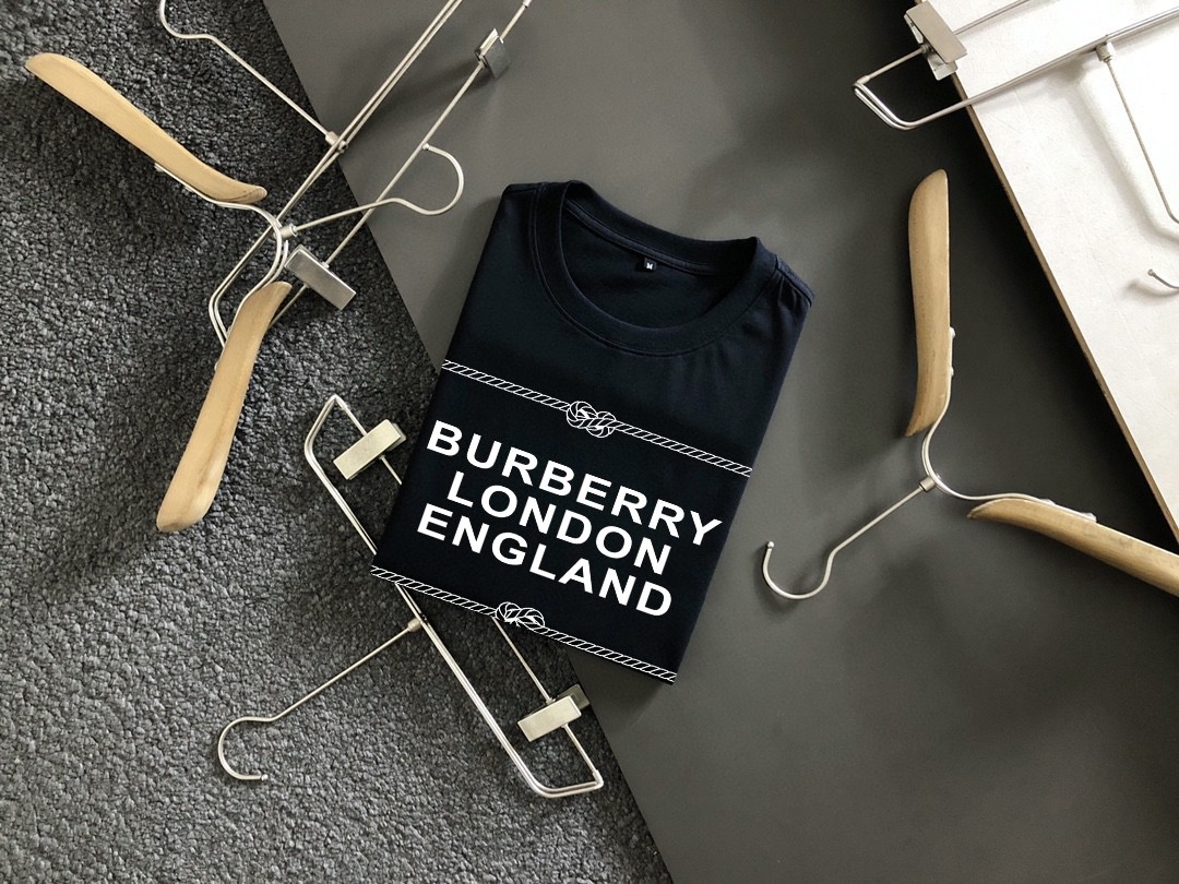 【BURBERRY旗艦店】（バーバリー）クラシックでスタイリッシュな半袖スウェットシャツ00567