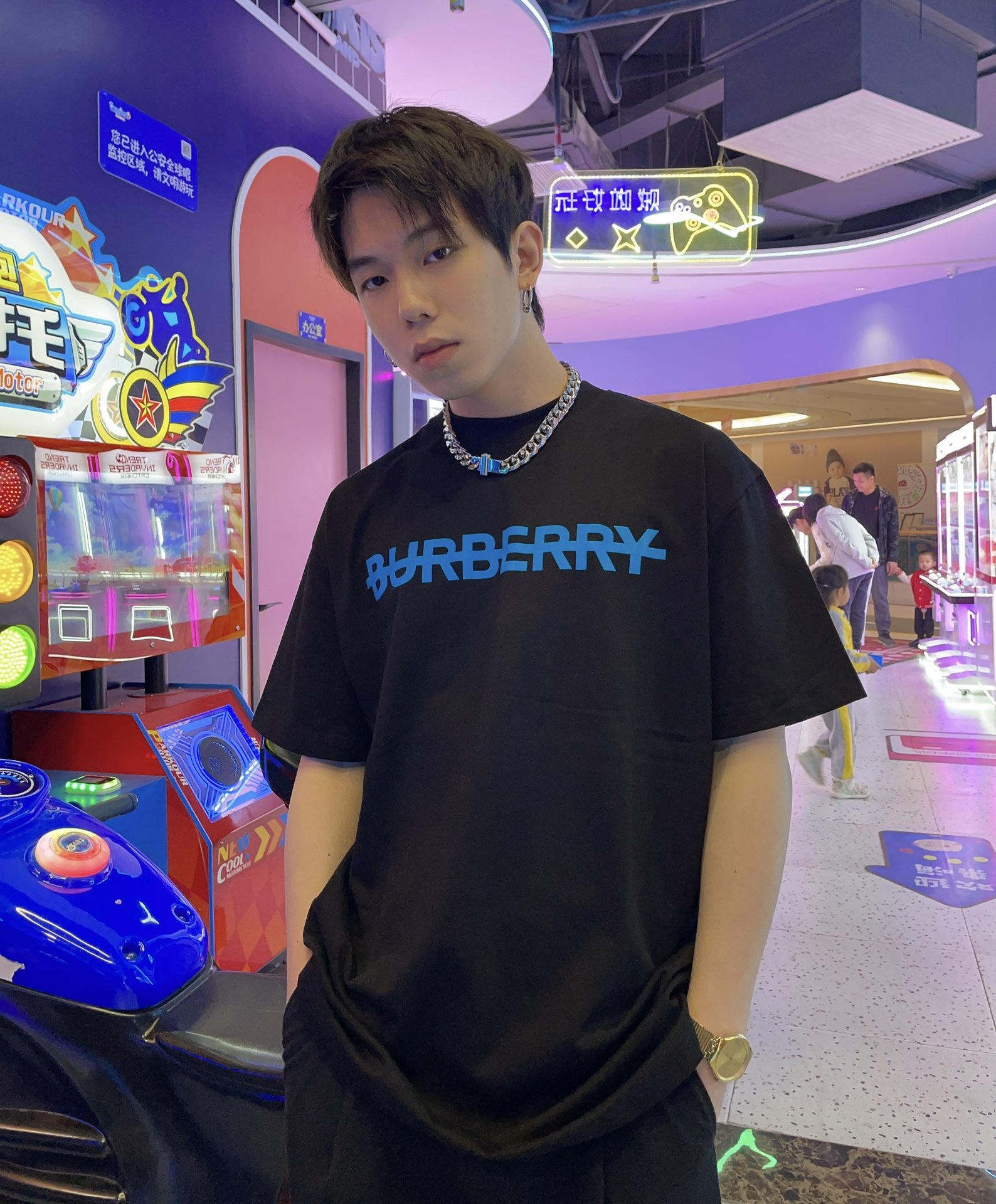 【BURBERRY旗艦店】（バーバリー）クラシックでスタイリッシュな半袖スウェットシャツ00569