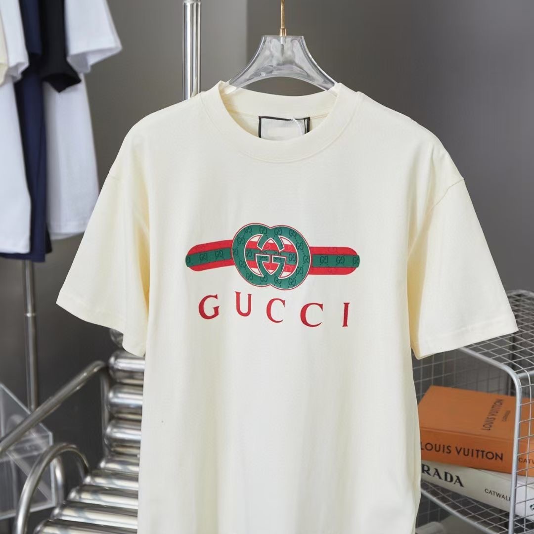 【GUCCI旗艦店】（グッチ）クラシックでスタイリッシュな半袖スウェットシャツ00442