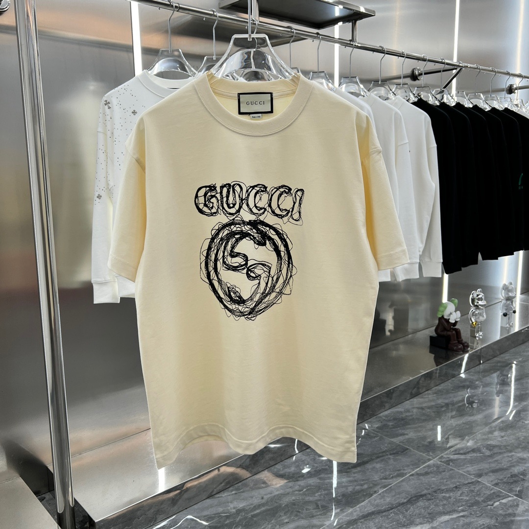 【GUCCI旗艦店】（グッチ）クラシックでスタイリッシュな半袖スウェットシャツ00580
