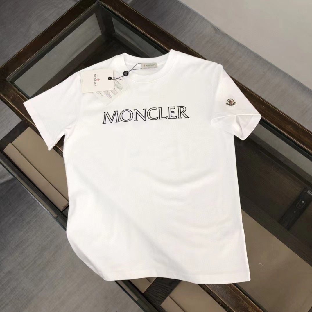【MONCLER旗艦店】（モンクレール）クラシックでスタイリッシュな半袖スウェットシャツ01913