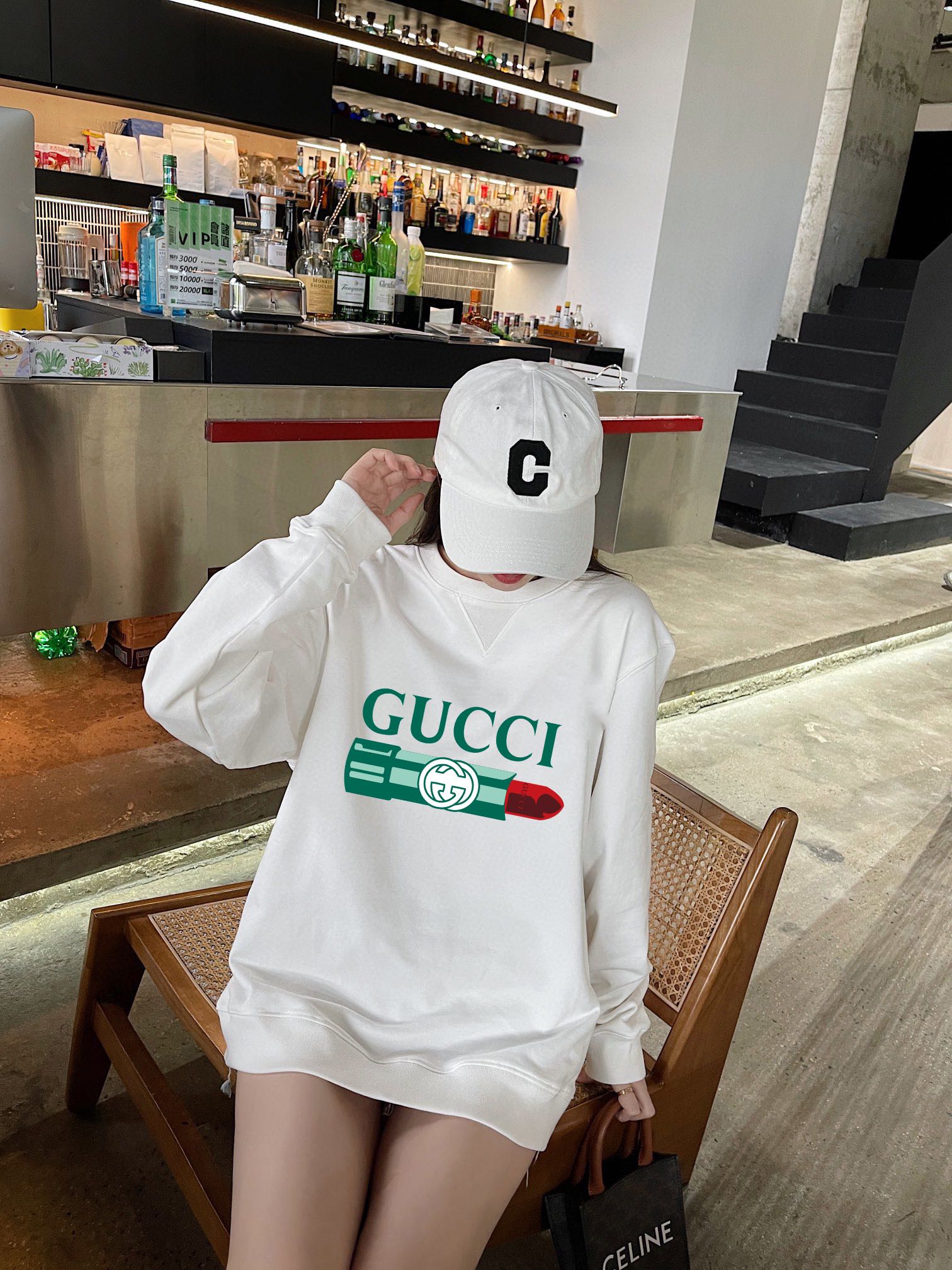 【GUCCI旗艦店】（グッチ）クラシックでスタイリッシュな長袖スウェットシャツ01185