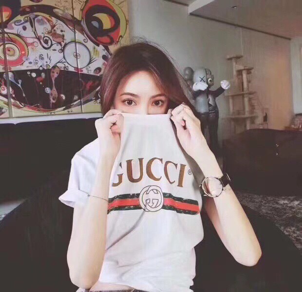 【GUCCI旗艦店】（グッチ）クラシックでスタイリッシュな半袖スウェットシャツ01399