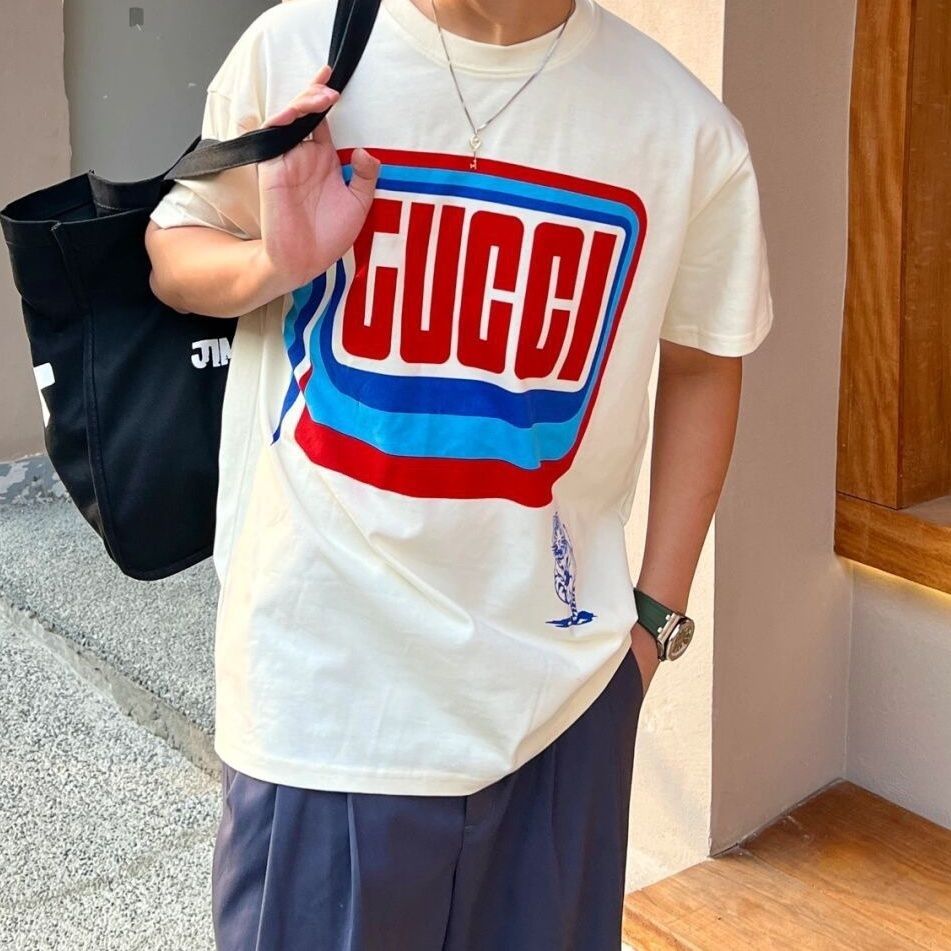 【GUCCI旗艦店】（グッチ）クラシックでスタイリッシュな半袖スウェットシャツ01635