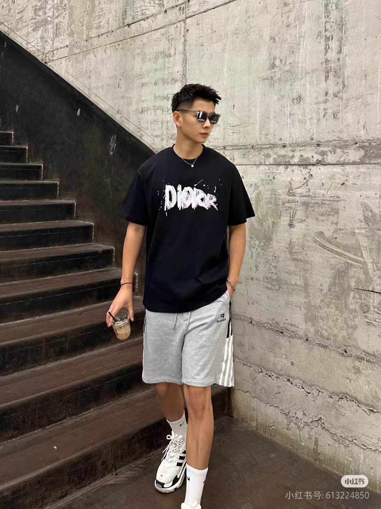 【DIOR旗艦店】（ディオール）クラシックでスタイリッシュな半袖スウェットシャツ00384