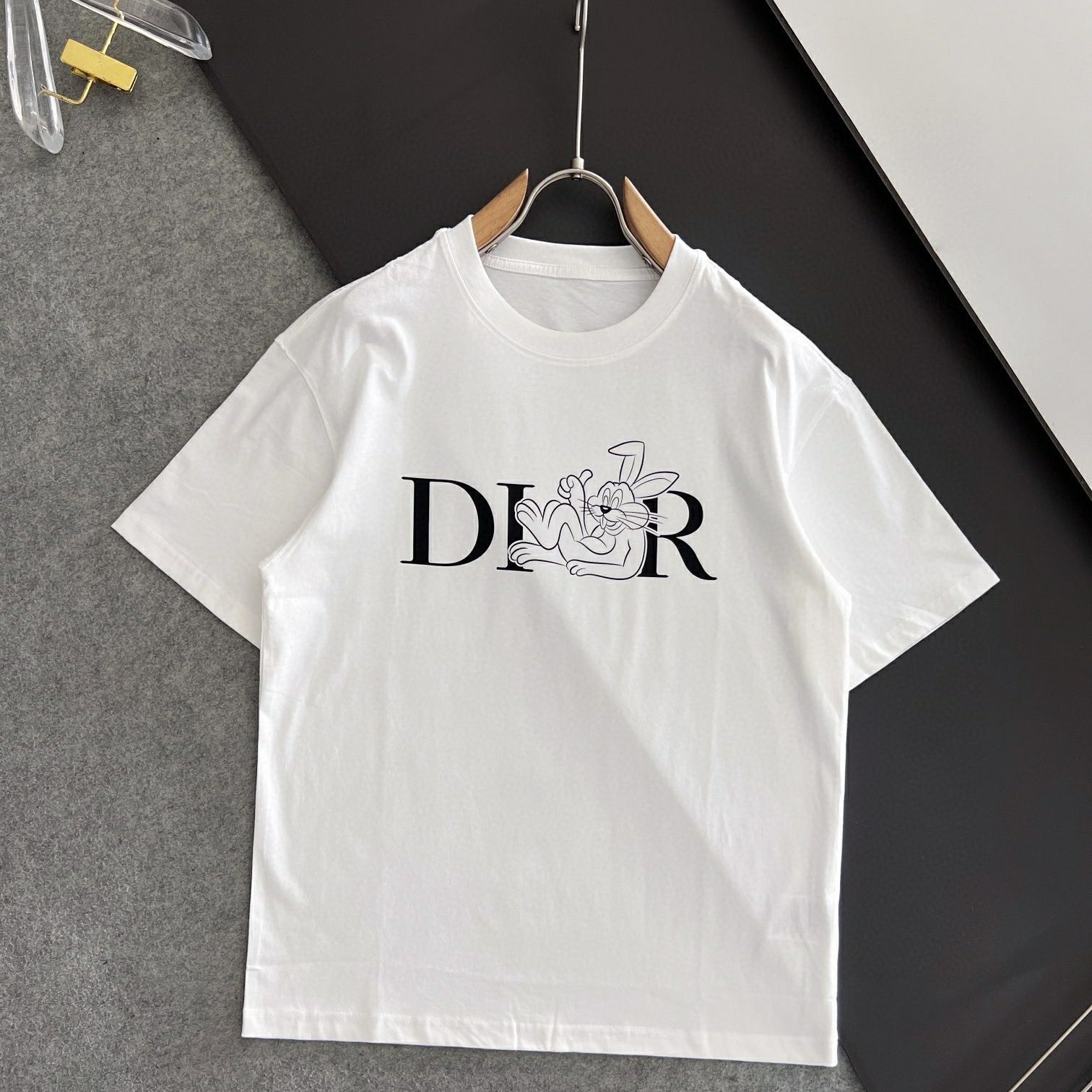 【DIOR旗艦店】（ディオール）クラシックでスタイリッシュな半袖スウェットシャツ00393