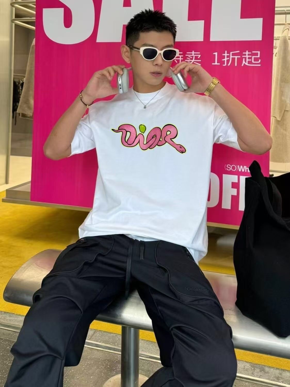 【DIOR旗艦店】（ディオール）クラシックでスタイリッシュな半袖スウェットシャツ00528