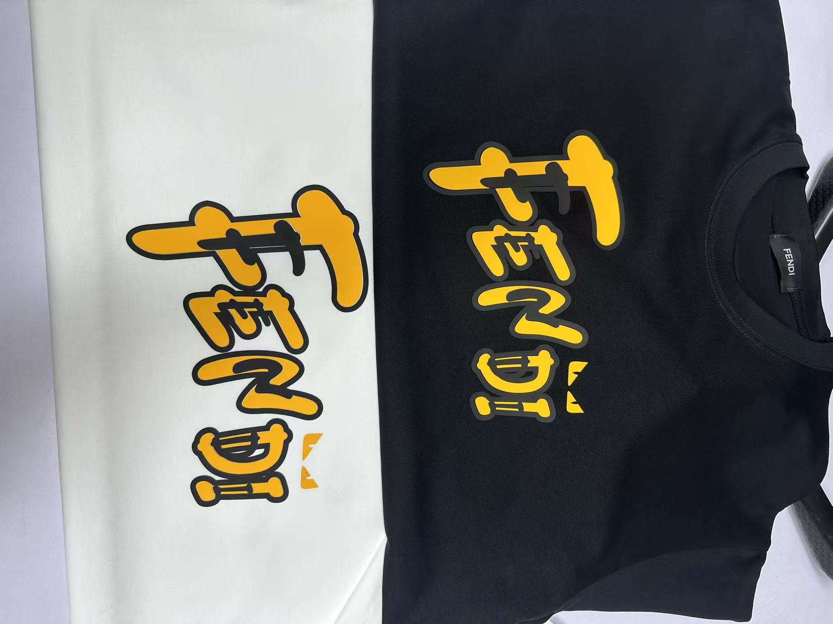 【Fendi旗艦店】（フェンディ）クラシックでスタイリッシュな半袖スウェットシャツ00218