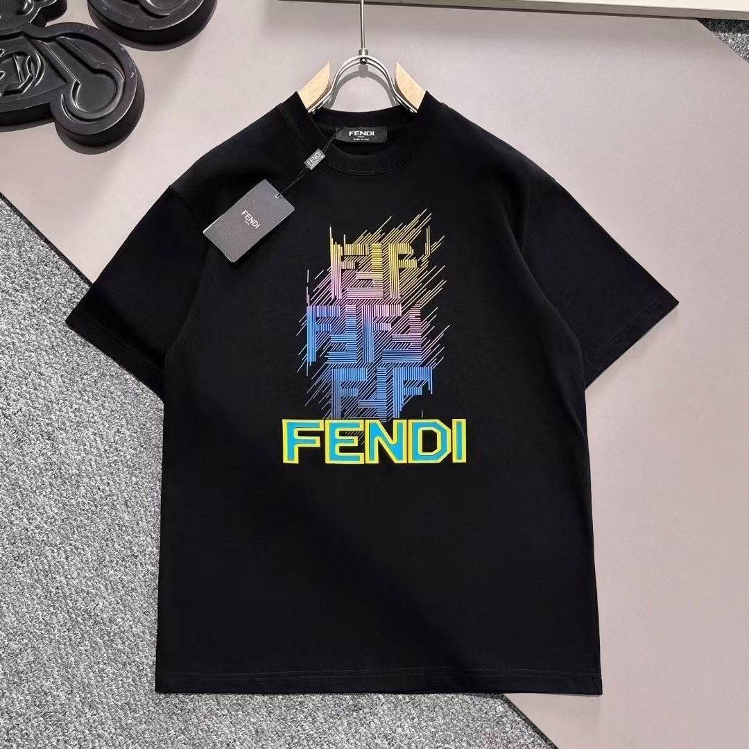 【Fendi旗艦店】（フェンディ）クラシックでスタイリッシュな半袖スウェットシャツ00309