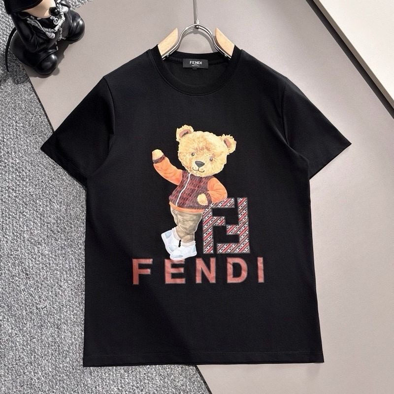 【Fendi旗艦店】（フェンディ）クラシックでスタイリッシュな半袖スウェットシャツ00555