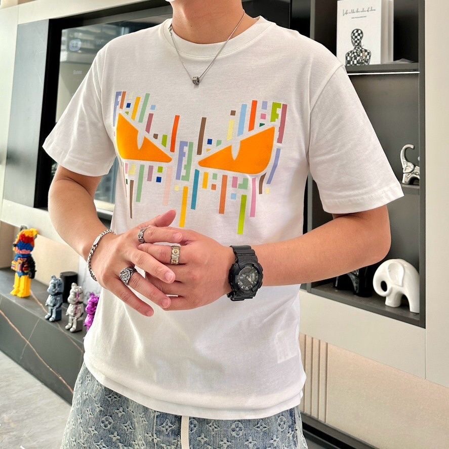 【Fendi旗艦店】（フェンディ）クラシックでスタイリッシュな半袖スウェットシャツ01224