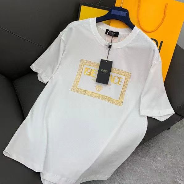 【Fendi旗艦店】（フェンディ）クラシックでスタイリッシュな半袖スウェットシャツ01254