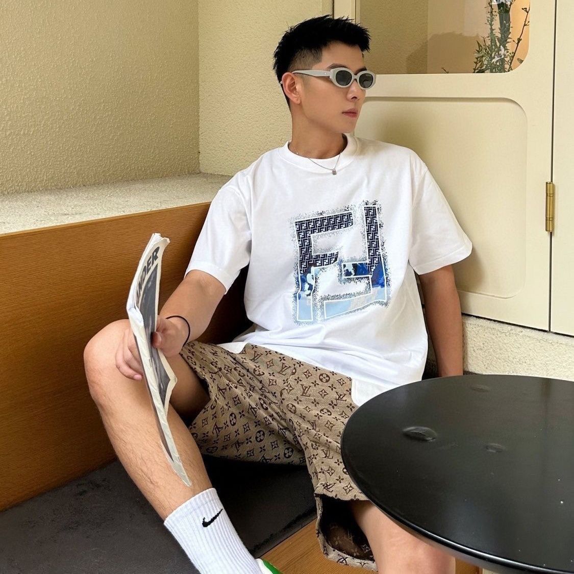 【Fendi旗艦店】（フェンディ）クラシックでスタイリッシュな半袖スウェットシャツ01454