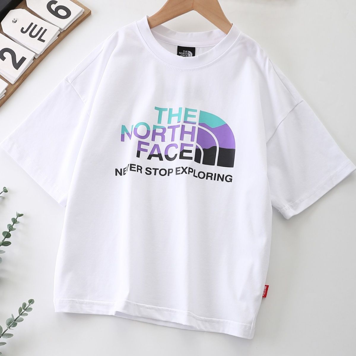 【The North Face旗艦店】（ザ・ノース・フェイス）クラシックでスタイリッシュな半袖スウェットシャツ01116