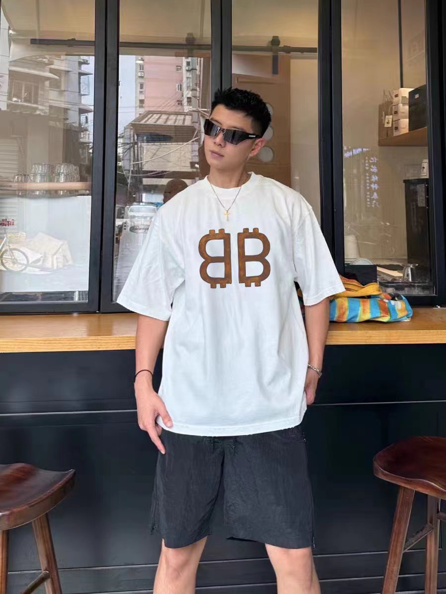 【BALENCIAGA旗艦店】（バレンシアガ）クラシックでスタイリッシュな半袖スウェットシャツ01746