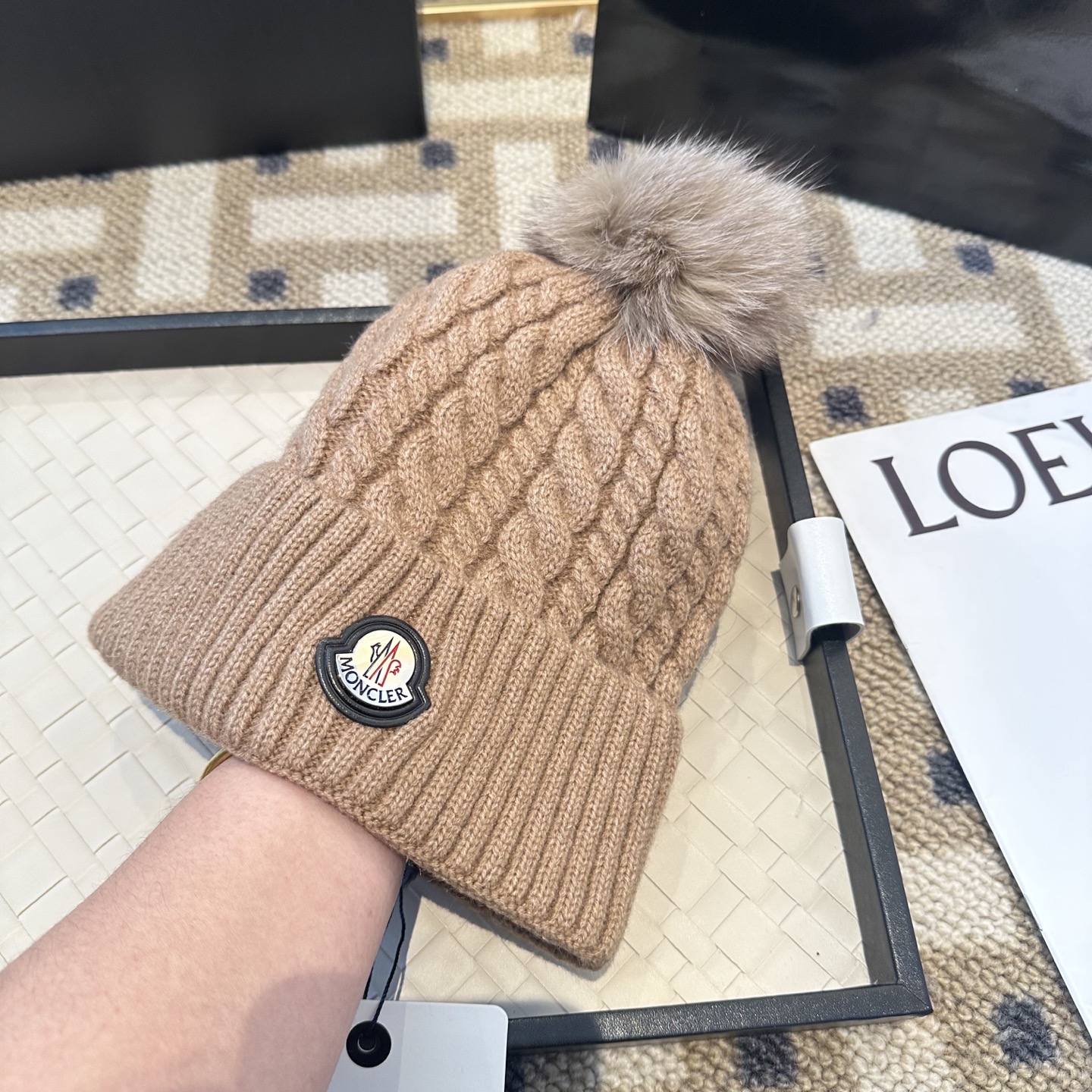 【MONCLER旗艦店】（モンクレール）時代を超えて人気のクラシックな帽子秋冬コレクション