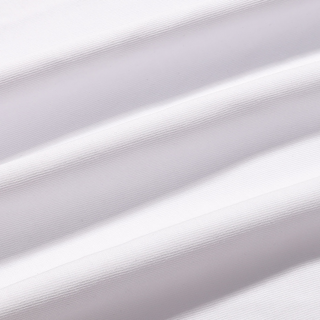 【MONCLER旗艦店】（モンクレール）クラシックでスタイリッシュな長袖スウェットシャツ00963