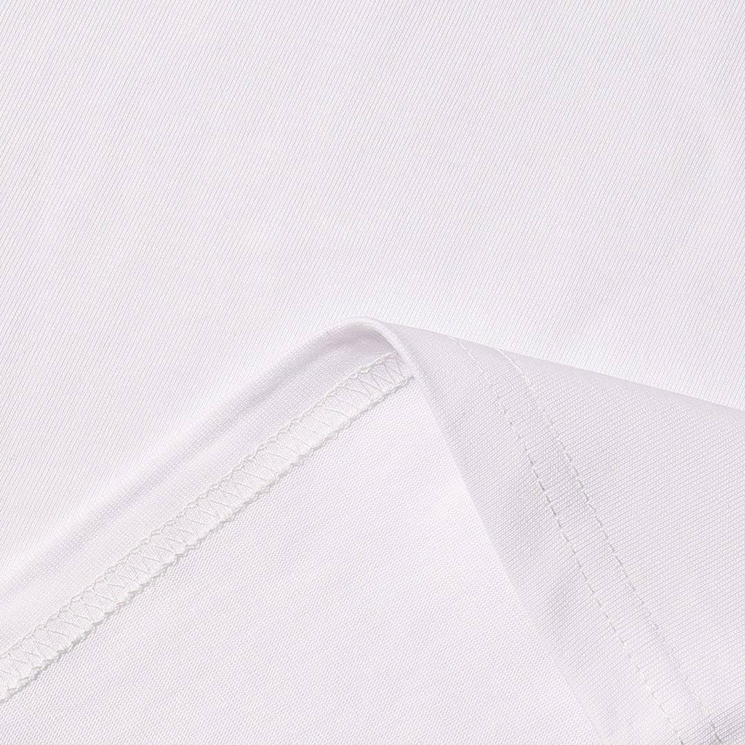 【MONCLER旗艦店】（モンクレール）クラシックでスタイリッシュな長袖スウェットシャツ00963