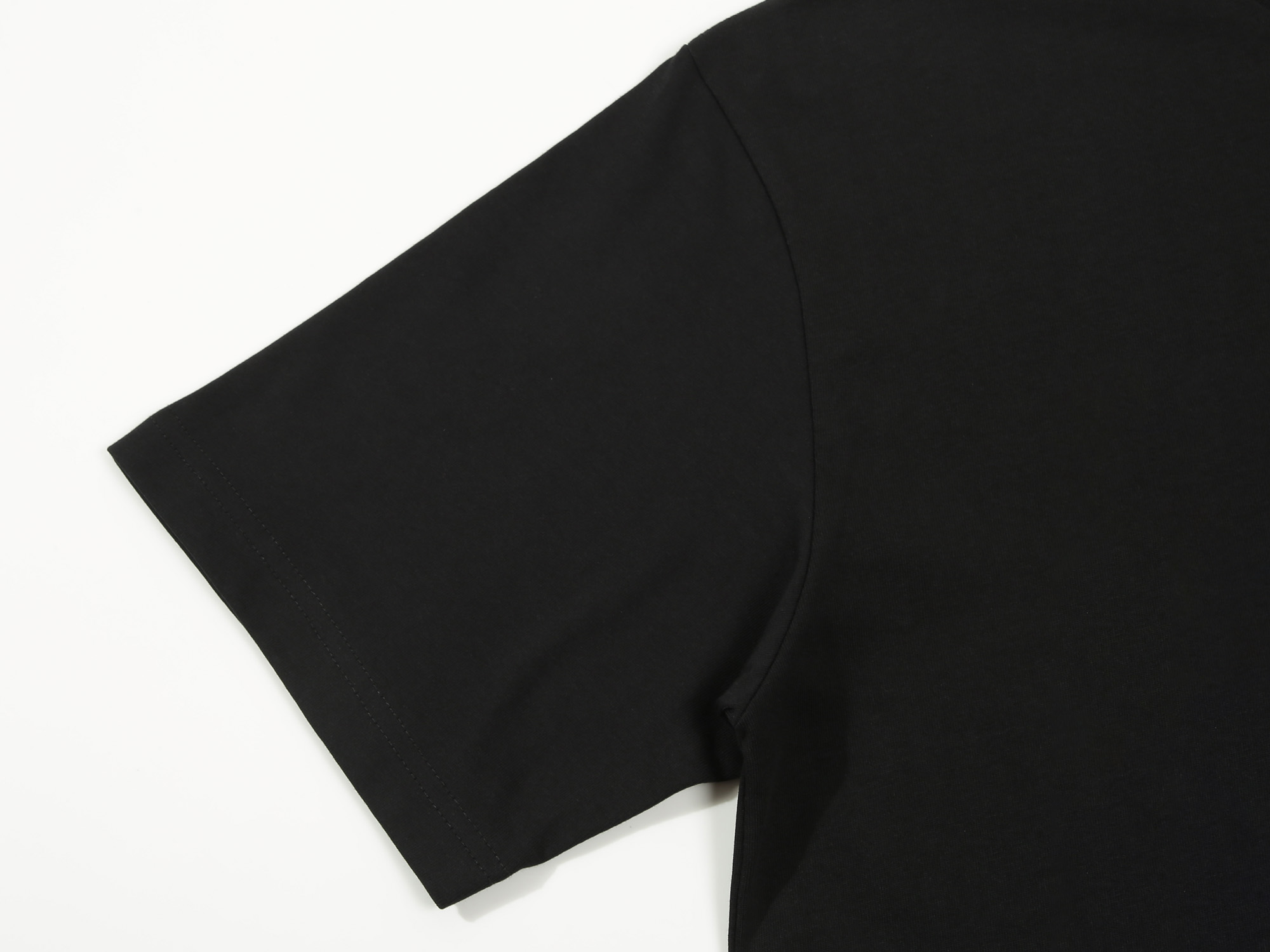 【MONCLER旗艦店】（モンクレール）クラシックでスタイリッシュな半袖スウェットシャツ14