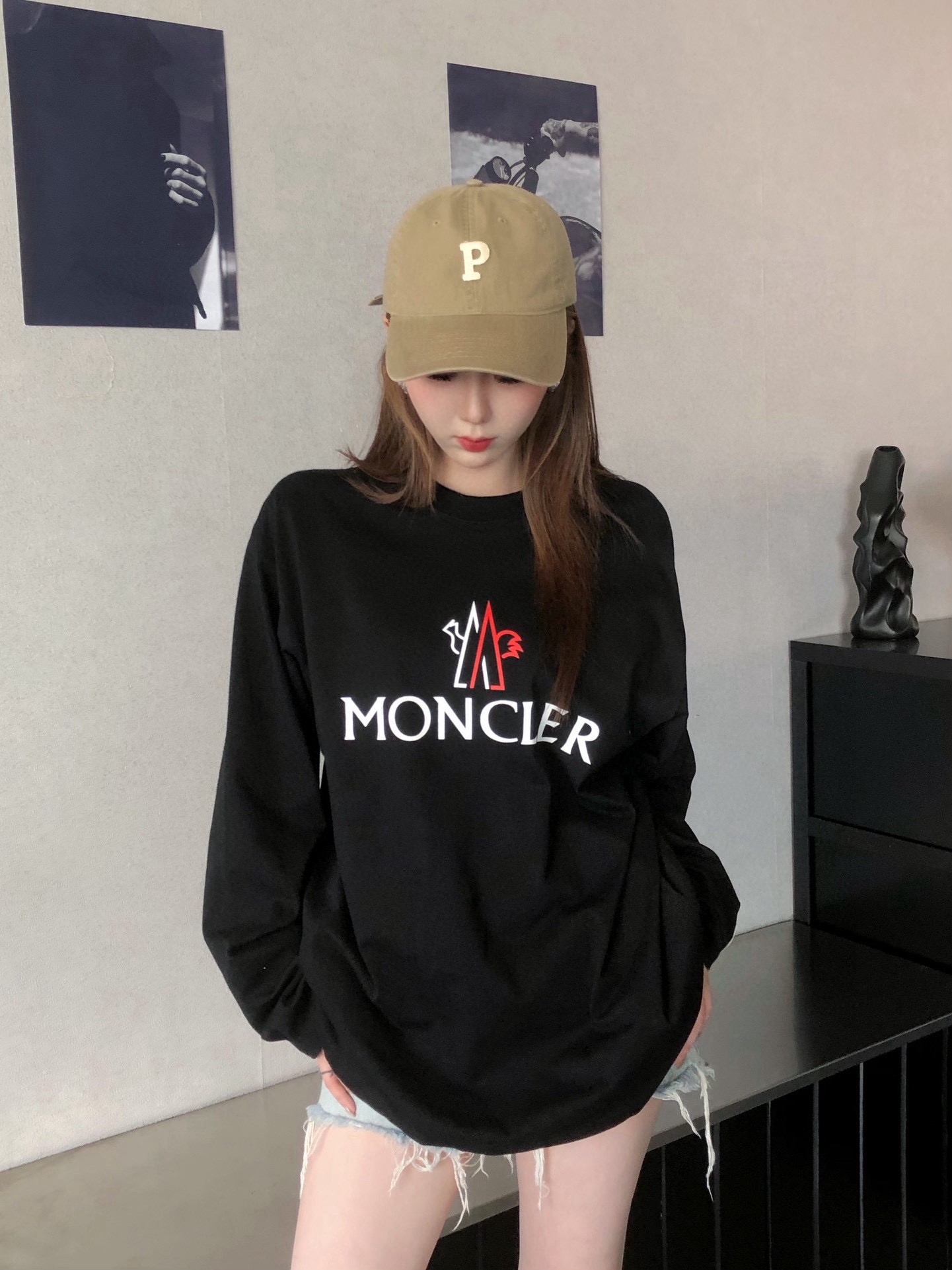 【MONCLER旗艦店】（モンクレール）クラシックでスタイリッシュな長袖スウェットシャツ00963