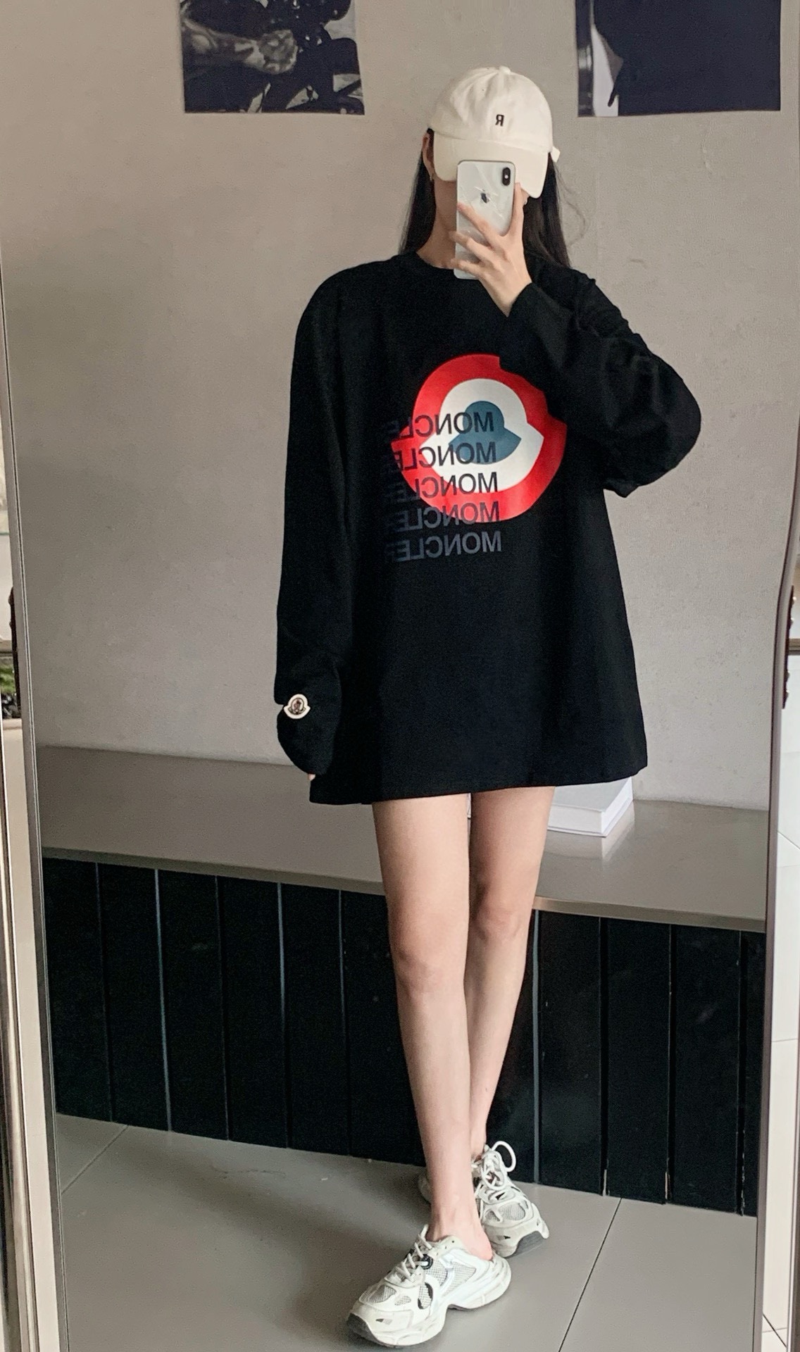 【MONCLER旗艦店】（モンクレール）クラシックでスタイリッシュな長袖スウェットシャツ00962