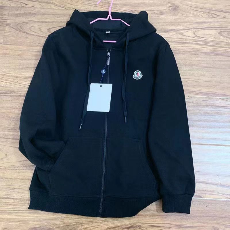 【MONCLER旗艦店】（モンクレール）クラシックでスタイリッシュな長袖スウェットシャツ01025