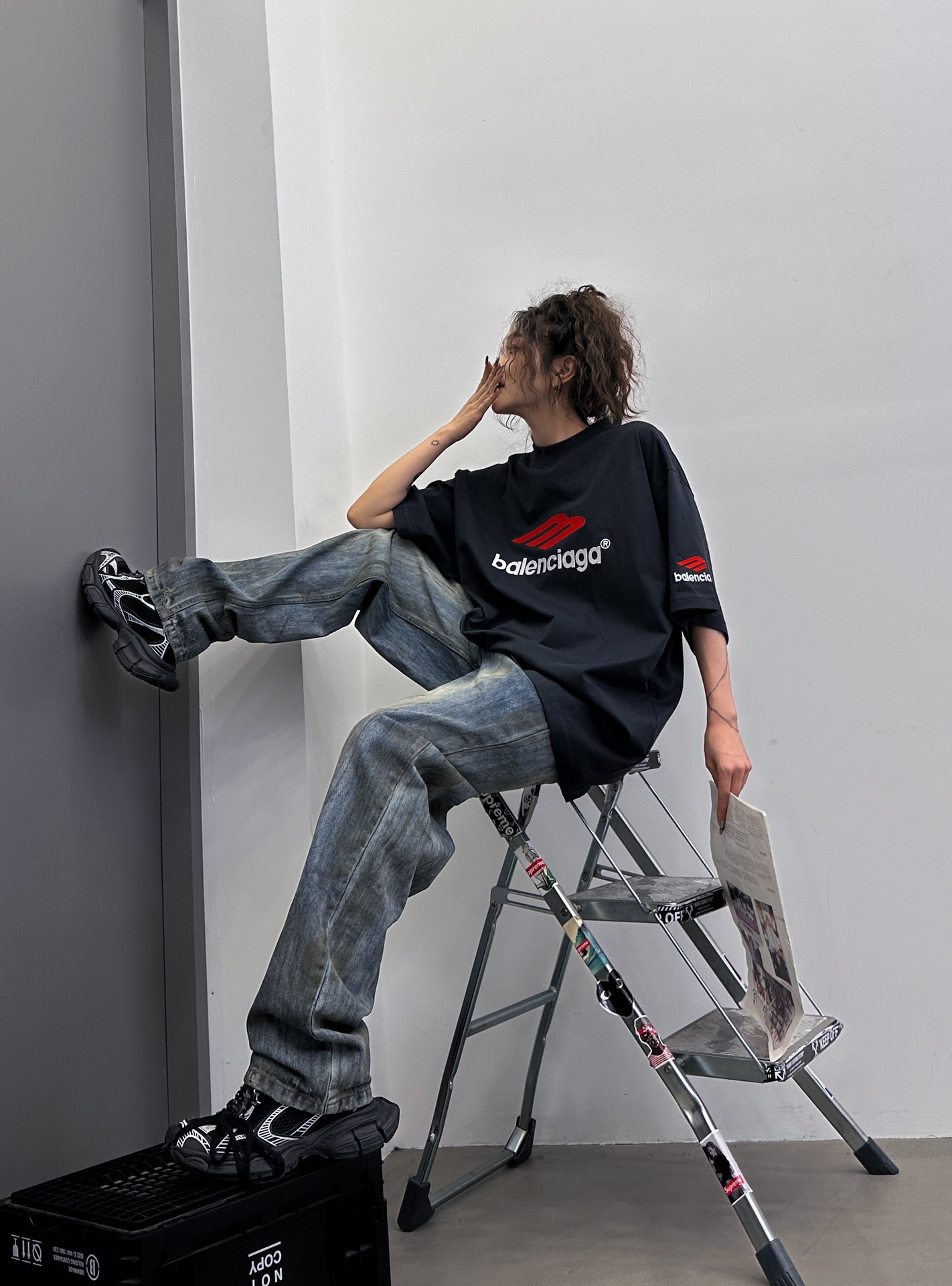 【BALENCIAGA旗艦店】（バレンシアガ）クラシックでスタイリッシュな半袖スウェットシャツ01745