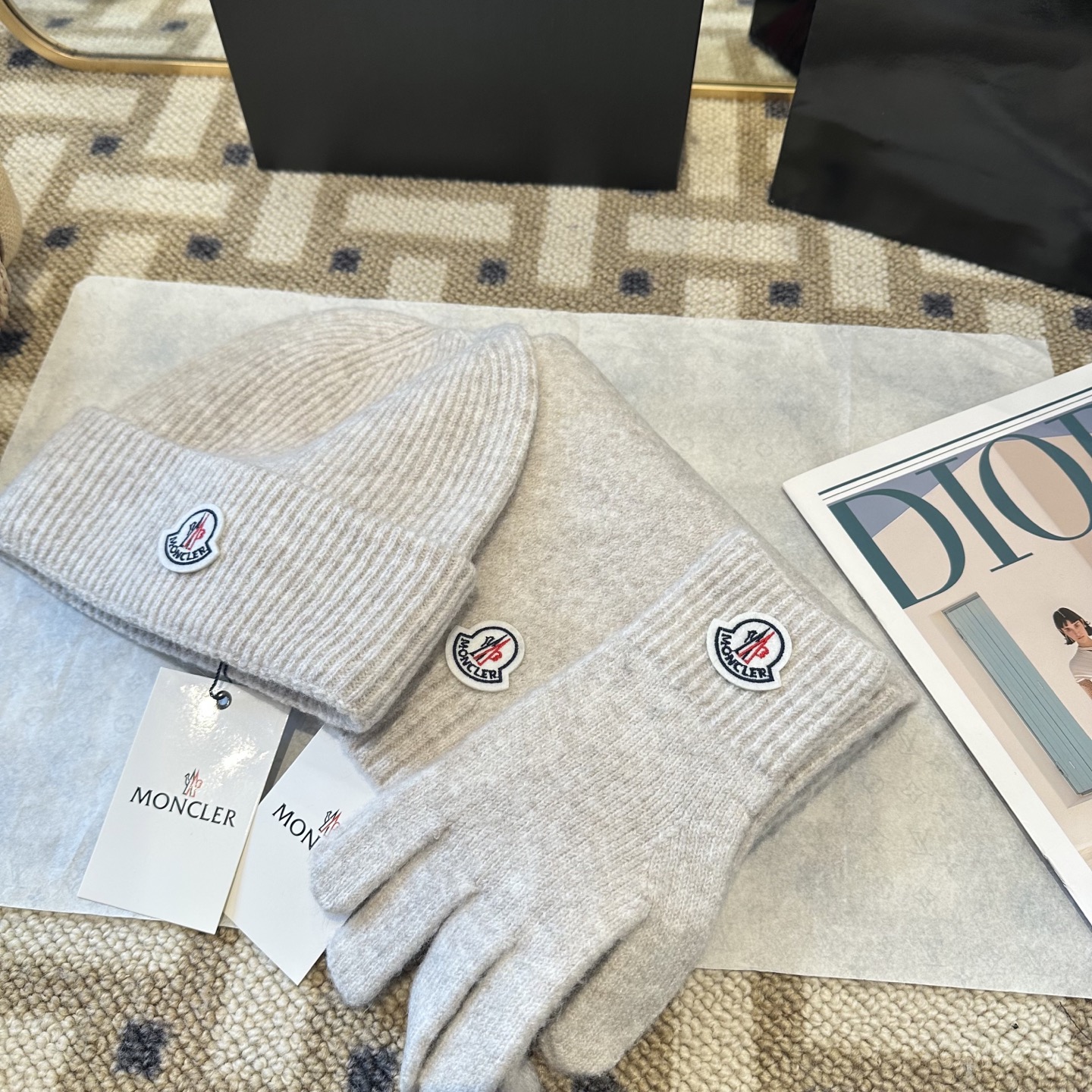 【MONCLER旗艦店】（モンクレール）時代を超えて人気のクラシックな帽子秋冬コレクション