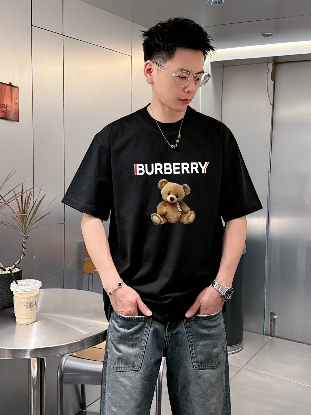 【BURBERRY旗艦店】（バーバリー）クラシックでスタイリッシュな半袖スウェットシャツ00144