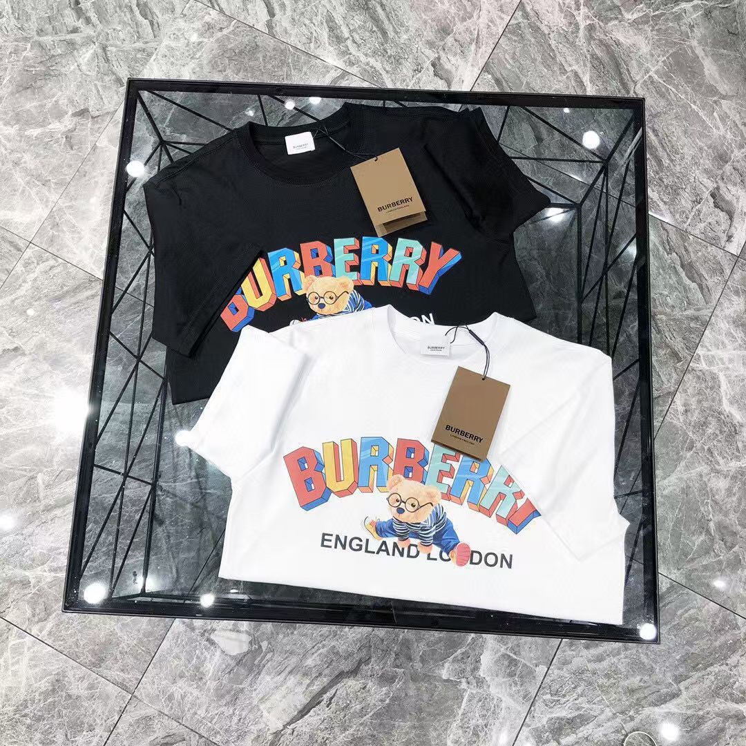 【BURBERRY旗艦店】（バーバリー）クラシックでスタイリッシュな半袖スウェットシャツ00380