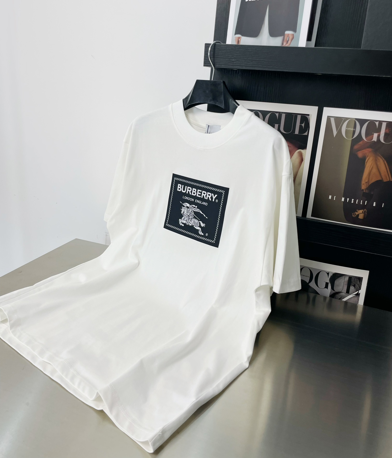 【BURBERRY旗艦店】（バーバリー）クラシックでスタイリッシュな半袖スウェットシャツ00561