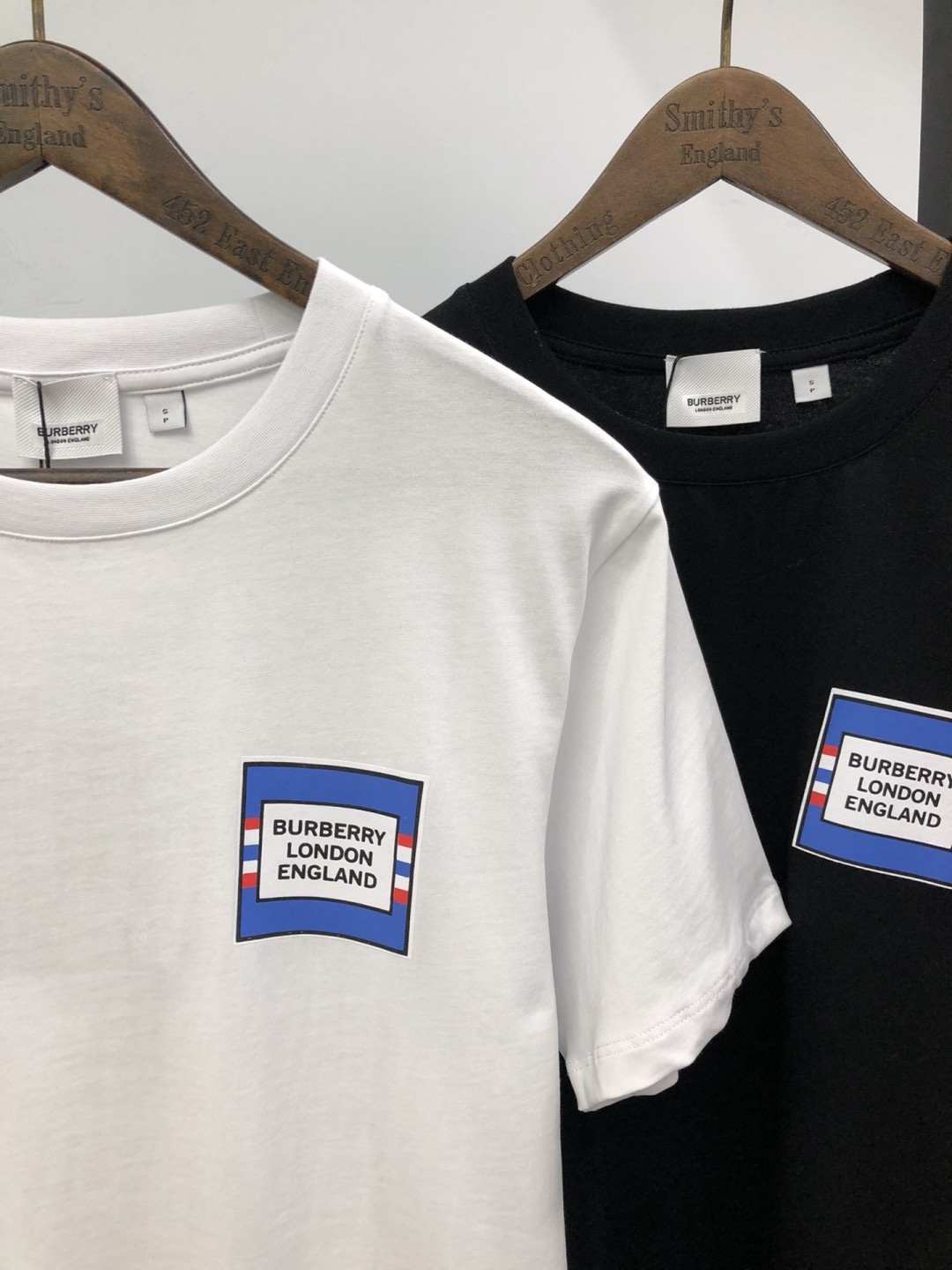 【BURBERRY旗艦店】（バーバリー）クラシックでスタイリッシュな半袖スウェットシャツ00564