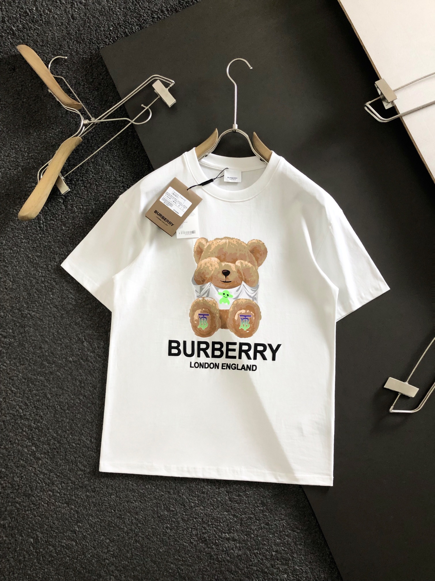 【BURBERRY旗艦店】（バーバリー）クラシックでスタイリッシュな半袖スウェットシャツ01304