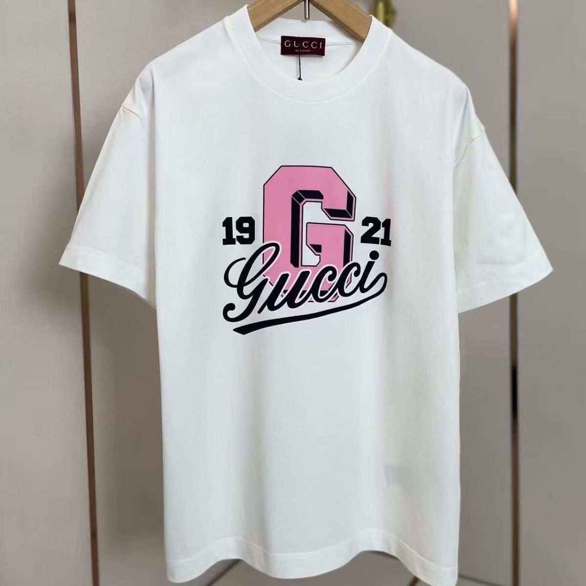 【GUCCI旗艦店】（グッチ）クラシックでスタイリッシュな半袖スウェットシャツ00108