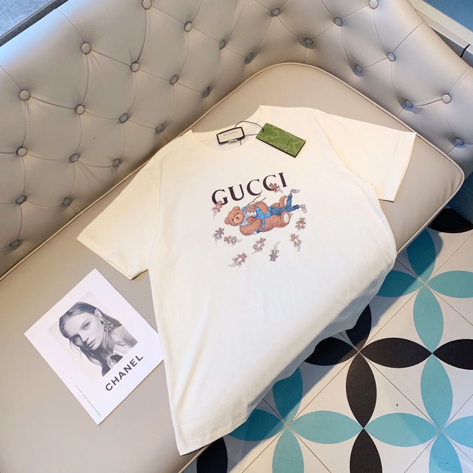 【GUCCI旗艦店】（グッチ）クラシックでスタイリッシュな半袖スウェットシャツ00473