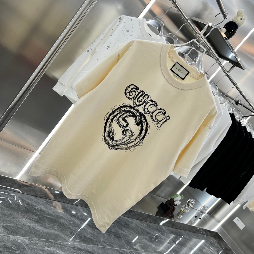 【GUCCI旗艦店】（グッチ）クラシックでスタイリッシュな半袖スウェットシャツ00580