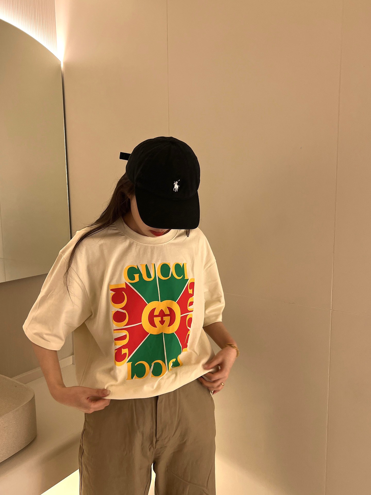 【GUCCI旗艦店】（グッチ）クラシックでスタイリッシュな半袖スウェットシャツ00605