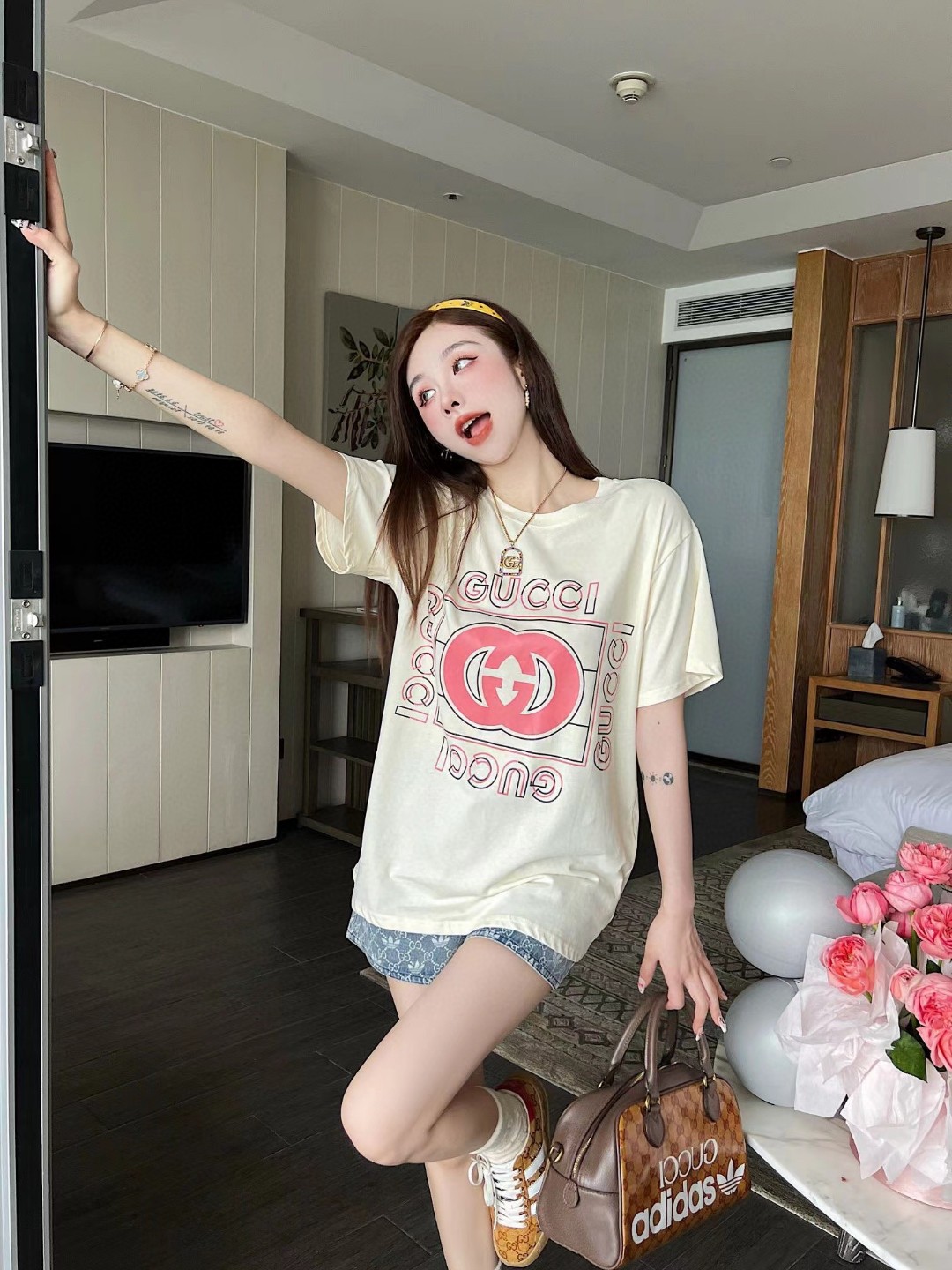 【GUCCI旗艦店】（グッチ）クラシックでスタイリッシュな半袖スウェットシャツ00606