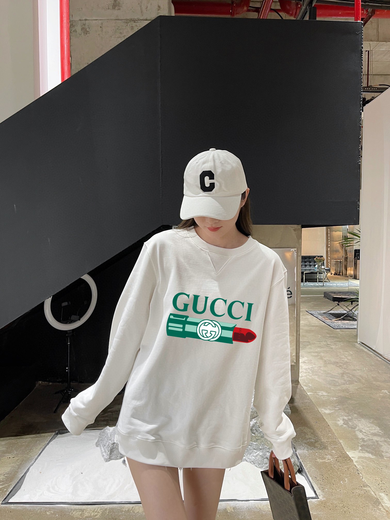 【GUCCI旗艦店】（グッチ）クラシックでスタイリッシュな長袖スウェットシャツ01185
