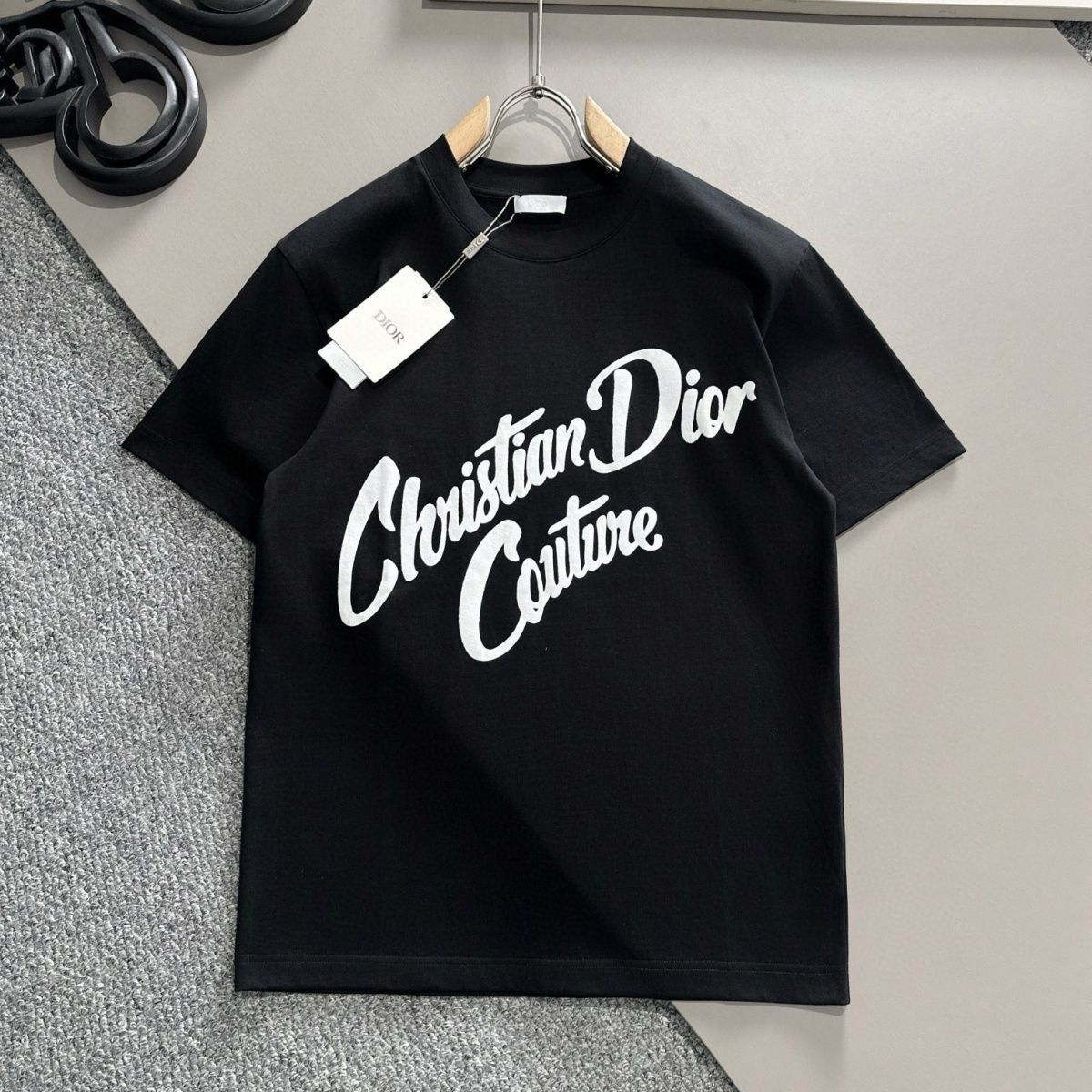 【DIOR旗艦店】（ディオール）クラシックでスタイリッシュな半袖スウェットシャツ00261