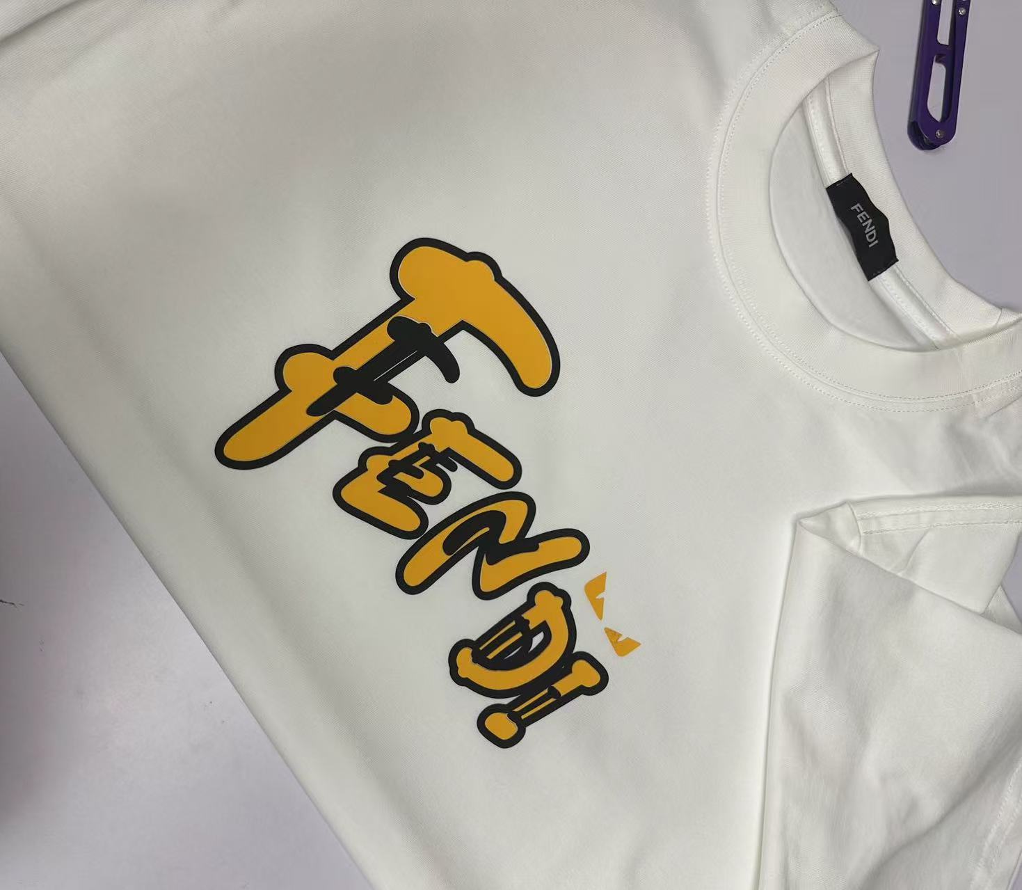 【Fendi旗艦店】（フェンディ）クラシックでスタイリッシュな半袖スウェットシャツ00218