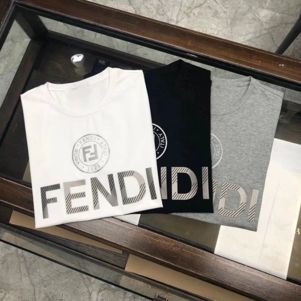 【Fendi旗艦店】（フェンディ）クラシックでスタイリッシュな半袖スウェットシャツ01328